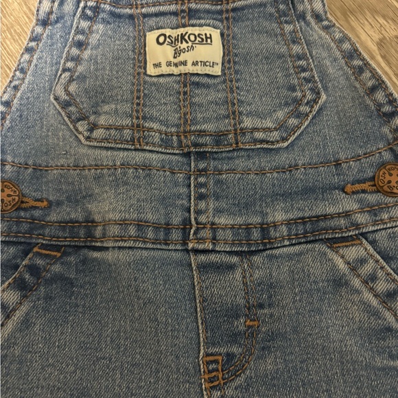 Osh Kosh B’gosh infant girls overalls size 6 months - Picture 3 of 6